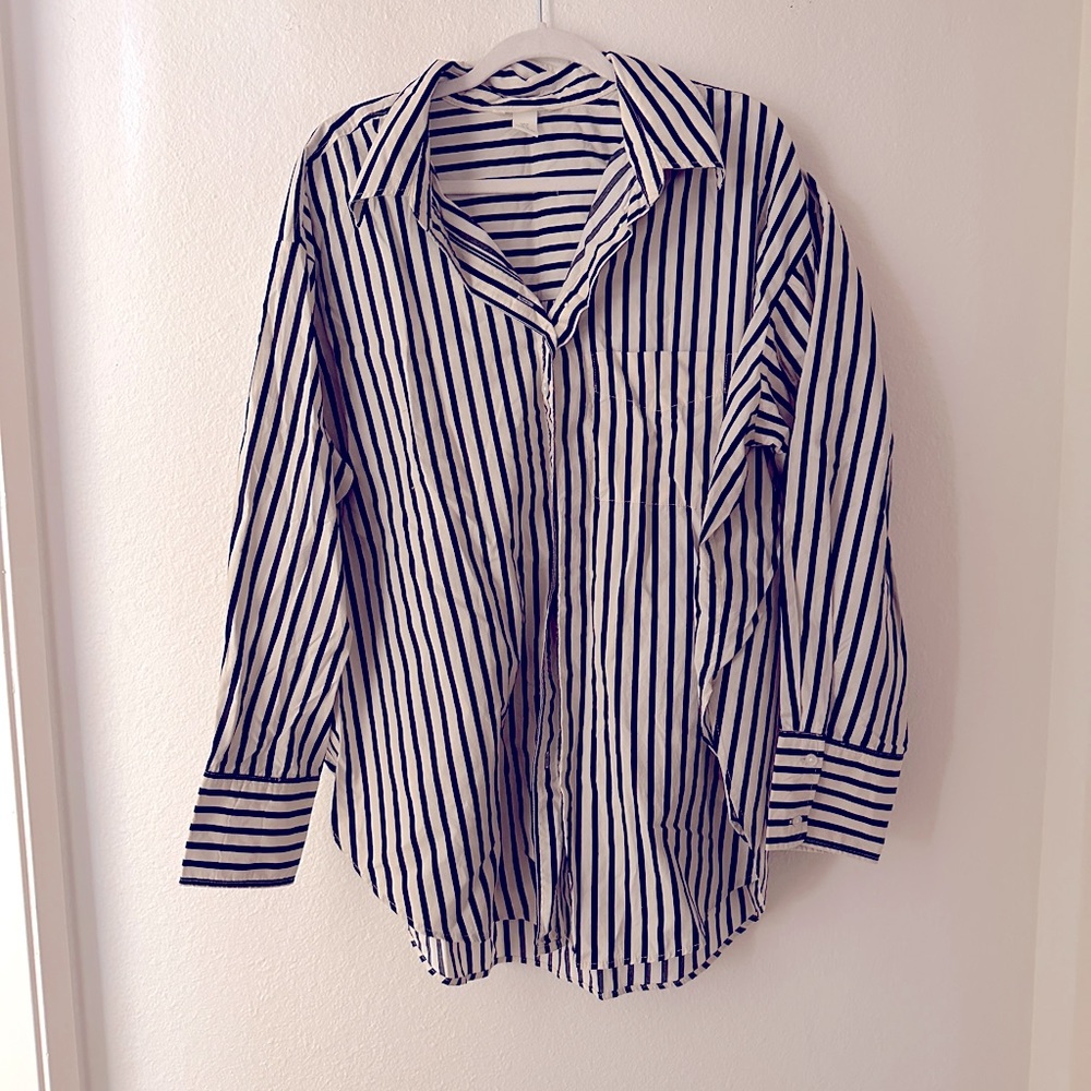 H&M button up striped shirt